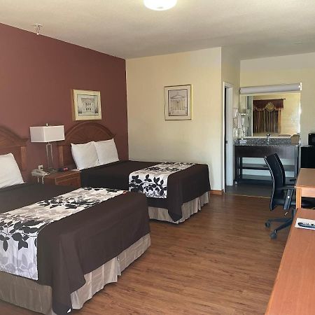 Relax Inn Dilley Екстериор снимка