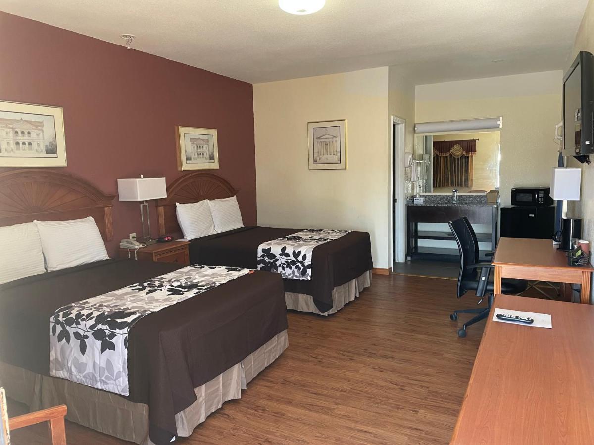 Relax Inn Dilley Екстериор снимка
