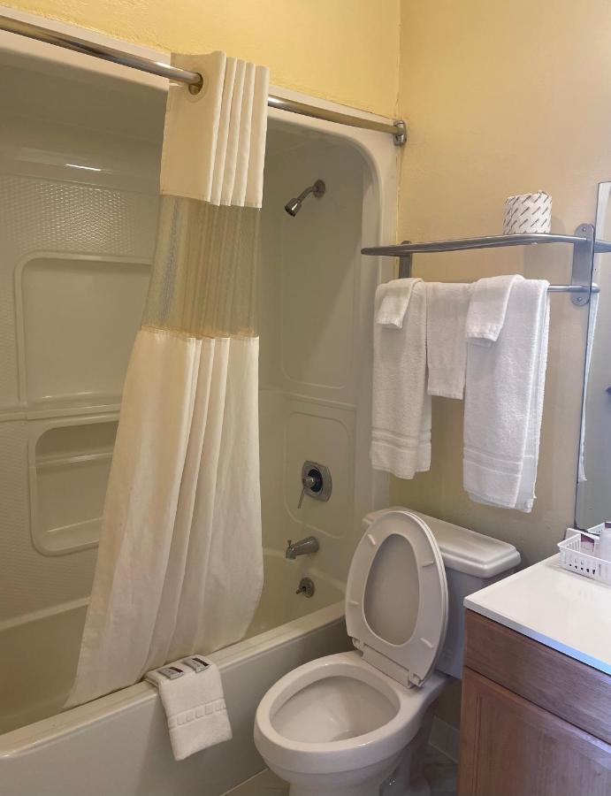 Relax Inn Dilley Екстериор снимка